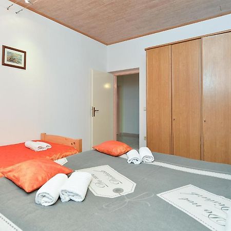 Apartments Jasna 1128 Fazana Bagian luar foto
