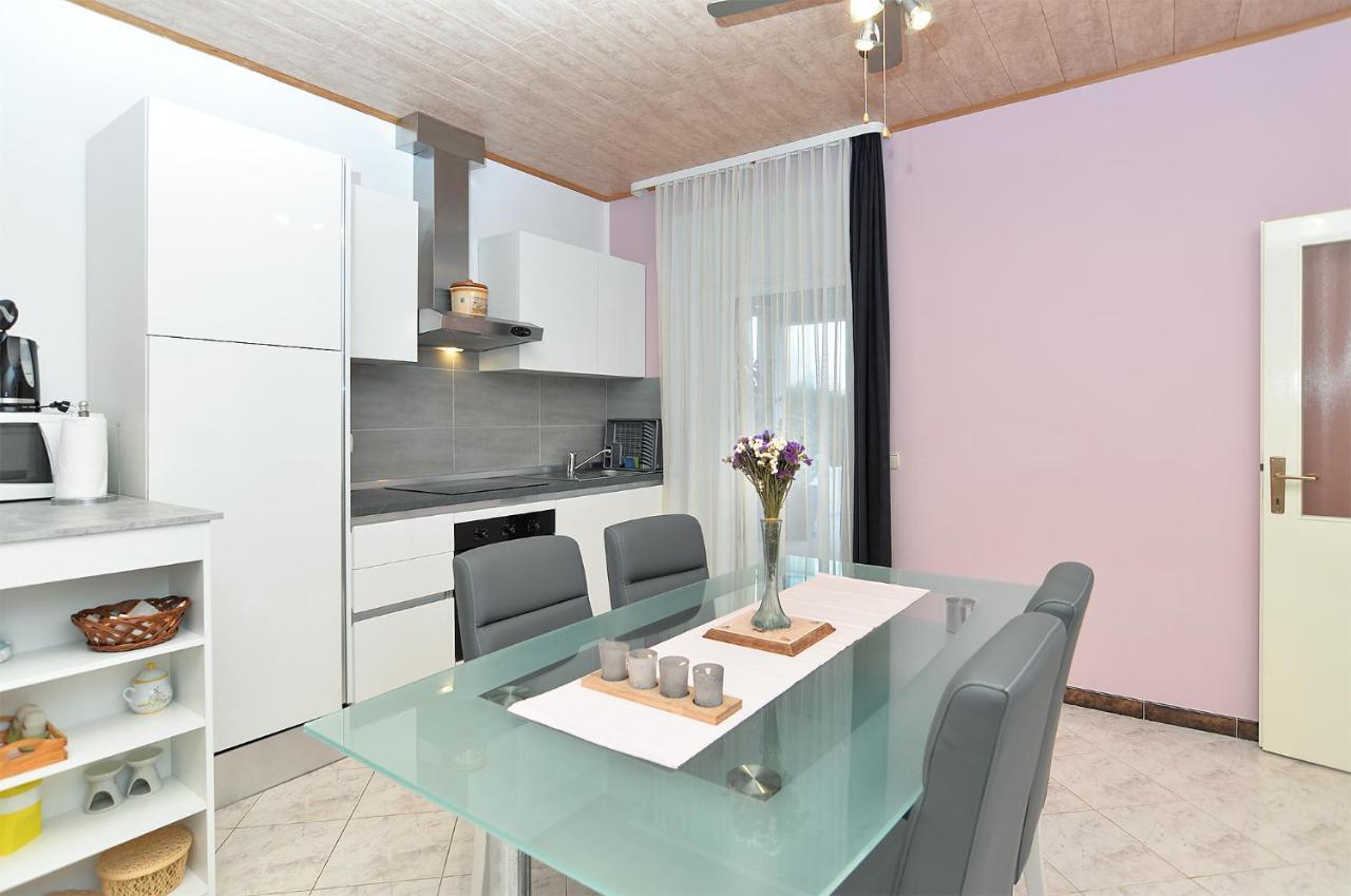 Apartments Jasna 1128 Fazana Bagian luar foto