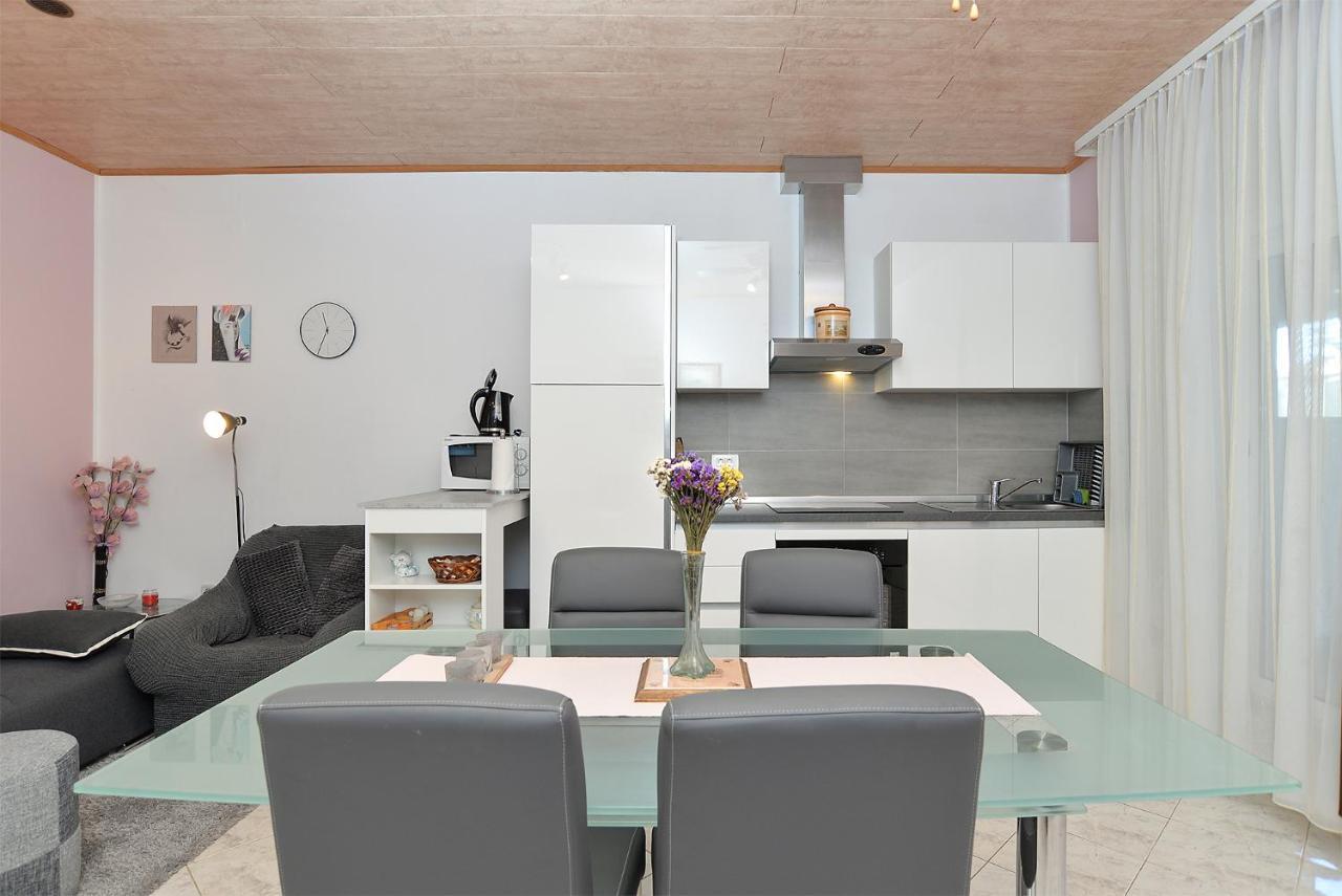 Apartments Jasna 1128 Fazana Bagian luar foto