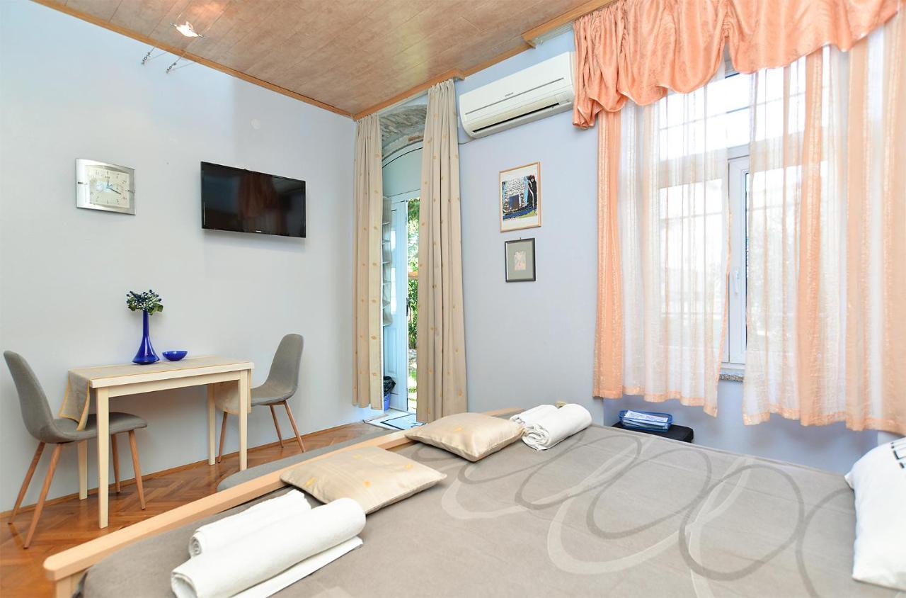 Apartments Jasna 1128 Fazana Bagian luar foto