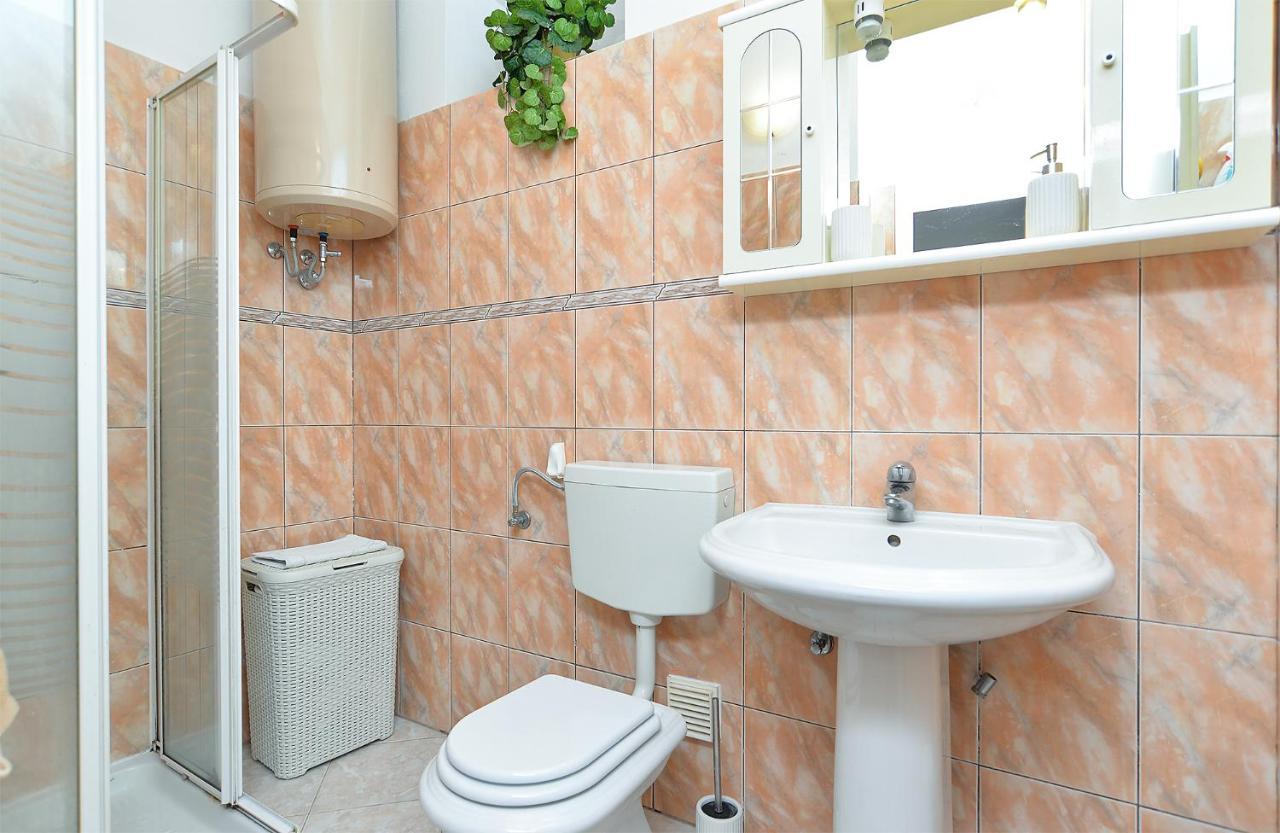 Apartments Jasna 1128 Fazana Bagian luar foto