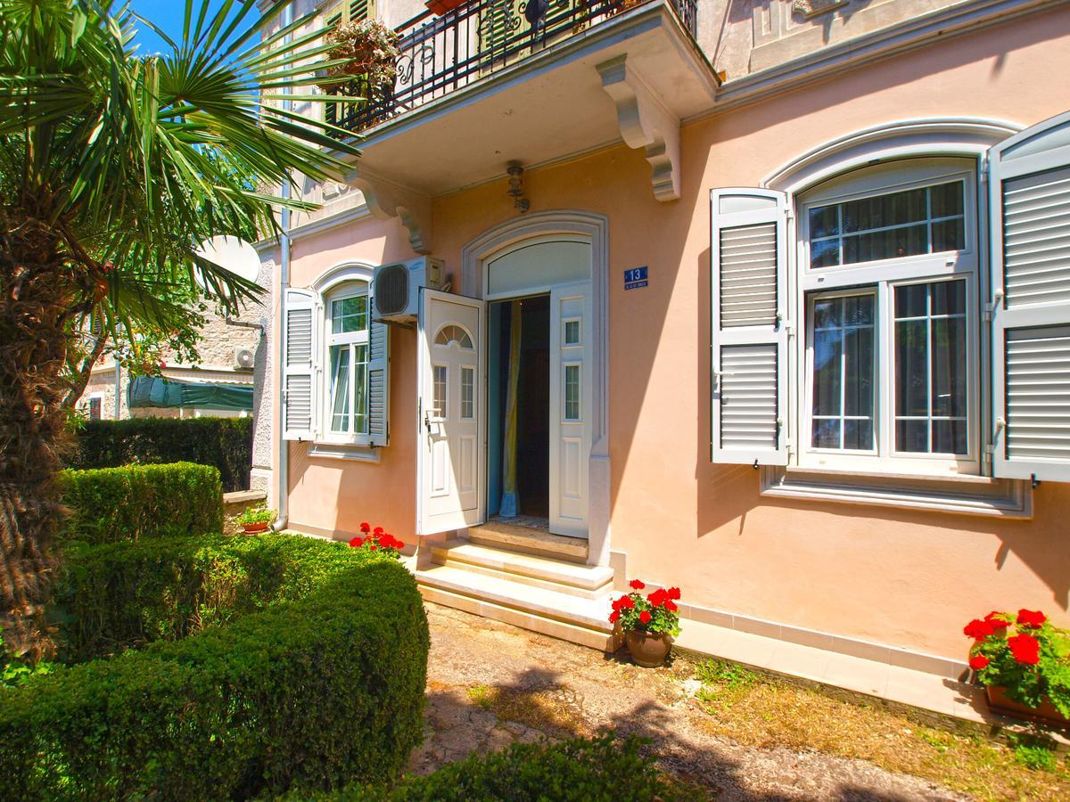 Apartments Jasna 1128 Fazana Bagian luar foto
